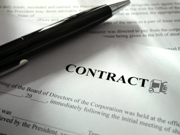 Blue Minimalist Cryptocurrency Video 7 600x450 - Electronic Contracts